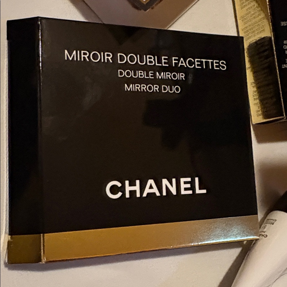 CHANEL Red Mirror Double Facettes with Black Pouch❤️ - Picture 11 of 12